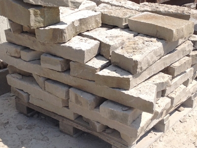 Retaining wall stone (10-inch)